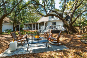 Orchard by AvantStay Whimsical Home w Lush Backyard